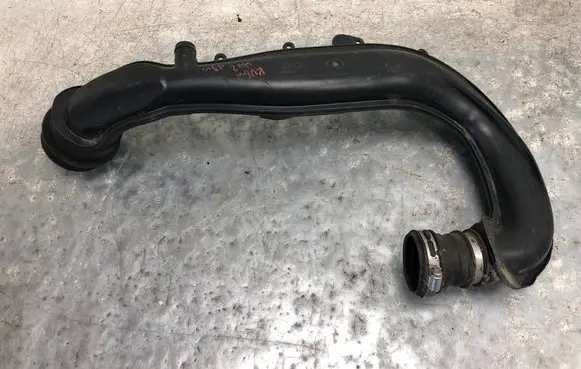Ford Kuga II Intercooler hose/pipe GV619C623ED