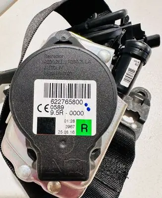 Mercedes-Benz GLC X253 C253 Front seatbelt 622765800