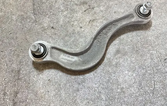 Audi E-tron GT Rear upper control arm/wishbone 976505371