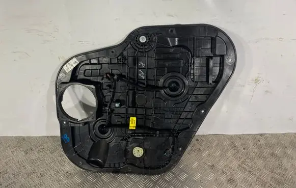 KIA Sorento Rear window lifting mechanism without motor