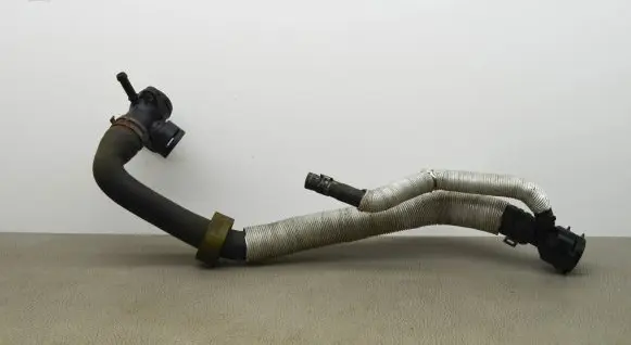 Audi Q3 8U Engine coolant pipe/hose