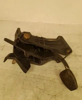 Mercedes-Benz Sprinter W901 W902 W903 W904 Pedal assembly A9012941201 A9012900719
