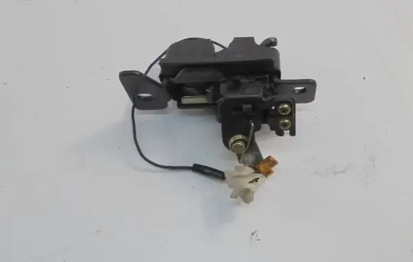 Mazda 626 Tailgate/trunk/boot lock/catch/latch
