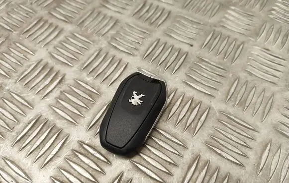 Peugeot 308 Ignition key/card 0000