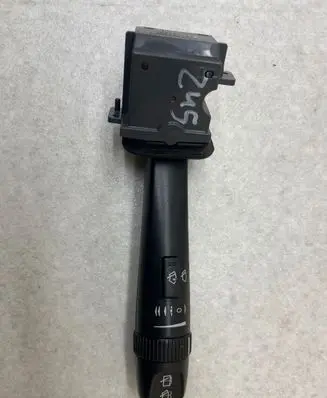 Volvo XC70 Wiper control stalk 30768101 05W31D