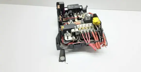 Volkswagen Touareg I Fuse module 7L0937548A