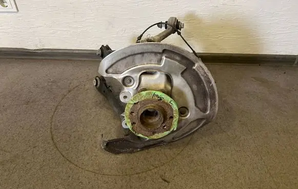 BMW M5 F90 Rear wheel hub spindle/knuckle 7857061 8091698 6883339