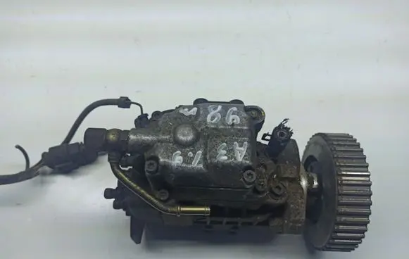Audi A3 S3 8L Fuel injection high pressure pump 0460404977 038139107D