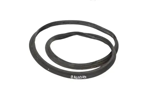 Nissan Qashqai Trunk rubber seal (body) 