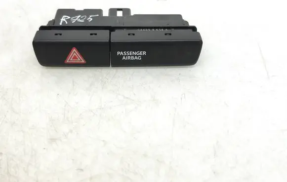 Suzuki Vitara (LY) Hazard light switch 75H605