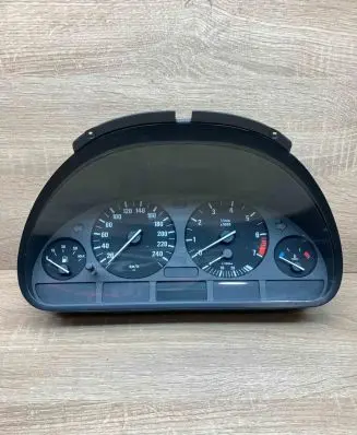 BMW 5 E39 Speedometer (instrument cluster) 8375895 110008735