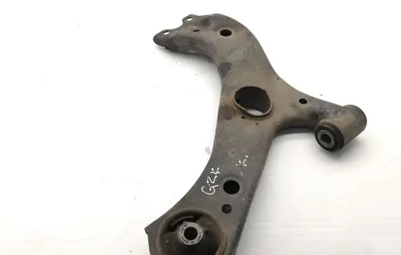 Toyota C-HR I Front lower control arm/wishbone 