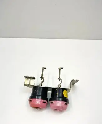 Mercedes-Benz SLC C107 Engine mount vacuum valve 9061802137