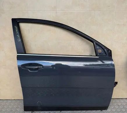 KIA Stonic Front door
