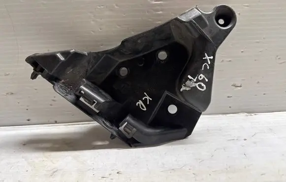 Volvo XC60 Front bumper mounting bracket 30764618