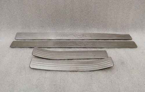 Mercedes-Benz C W204 Front door trim (molding) A2046801735