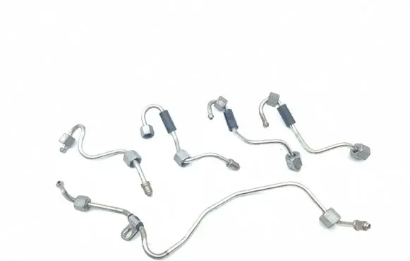 Nissan X-Trail T32 Fuel injector supply line/pipe 