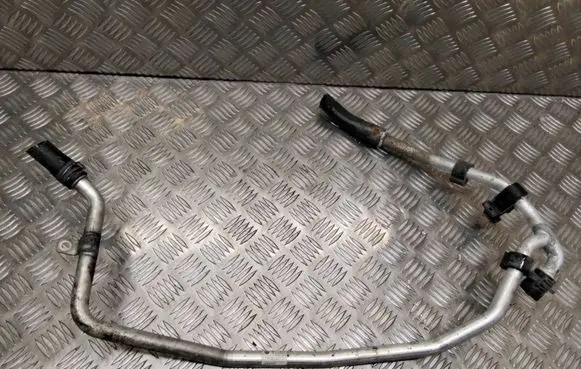 Volkswagen Touareg II Engine coolant pipe/hose 7P0819912C