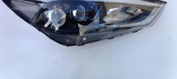Hyundai Tucson TL Headlight/headlamp