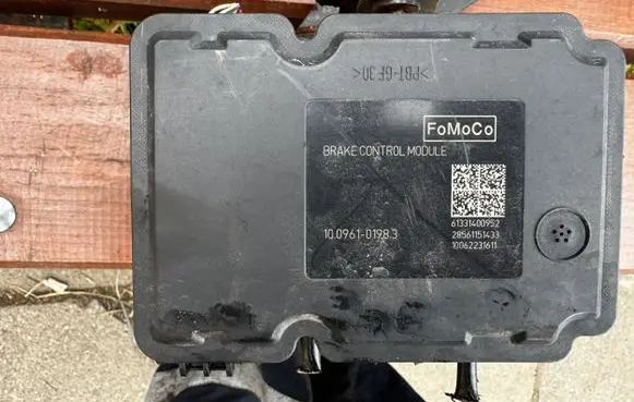 Ford Fiesta ABS Pump 10096101983