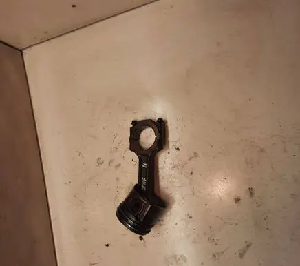 Opel Zafira B Piston with connecting rod 082214