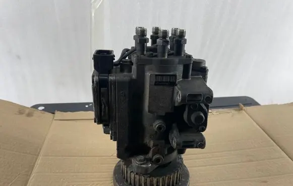 Audi A6 S6 C5 4B Fuel injection high pressure pump 059130106M 0470506037