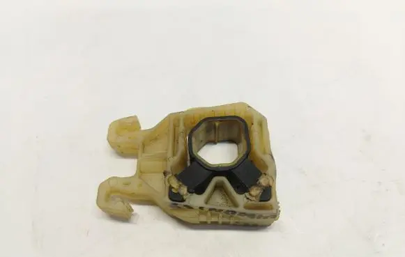 Skoda Karoq Radiator mount bracket 500121367G