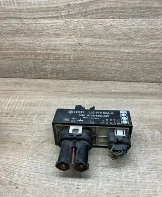 Volkswagen Golf IV Coolant fan relay 1J0919506H 898884000