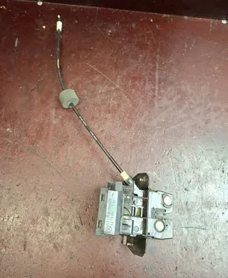 Mercedes-Benz C W203 Loading door lock A1717500085 A1717500185