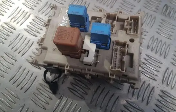 Nissan Almera N16 Fuse box set
