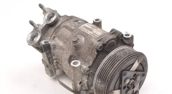 Volvo V60 Air conditioning (A/C) compressor (pump) 31369699