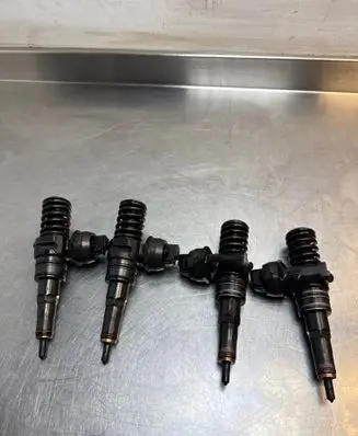 Volkswagen PASSAT B5.5 Fuel injectors set 038130073BA