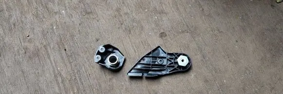 Mercedes-Benz C W204 Headlight/headlamp mounting bracket 2048201114