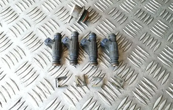 Fuel injectors set