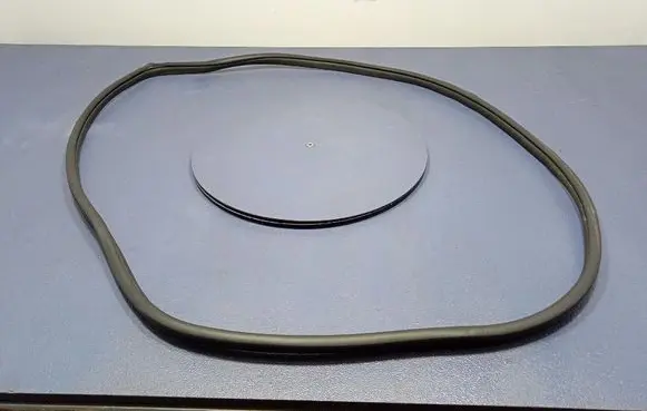 KIA Stonic Front door rubber seal 