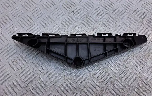 Toyota Avensis T270 Front bumper mounting bracket 5253505040