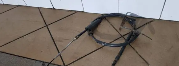 Land Rover Freelander 2 - LR2 Hand brake release cable 
