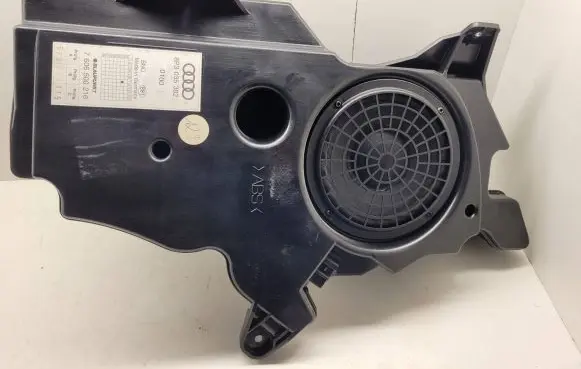 Audi A3 S3 8P Subwoofer speaker 8P3035382 0100