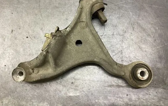 Volvo V70 Front lower control arm/wishbone