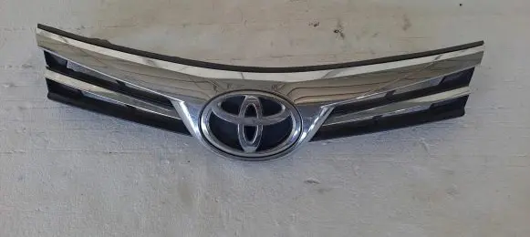 Toyota Corolla E160 E170 Front bumper upper radiator grill 5311102A80