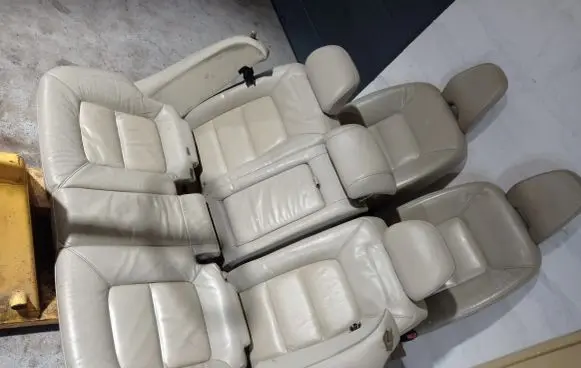 Seat set