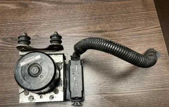 Volkswagen Transporter - Caravelle T5 ABS Pump 7H0907379R 7H0614517B