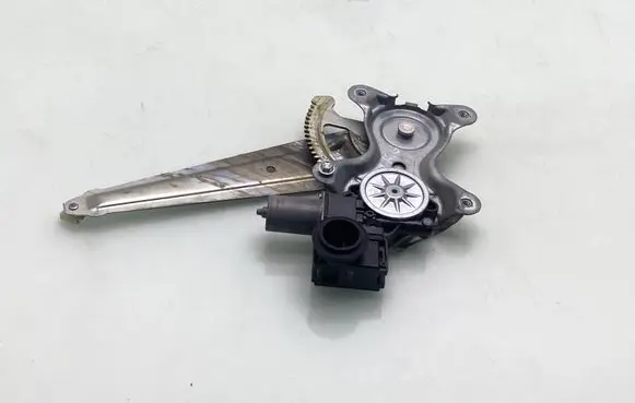 Toyota Land Cruiser (J150) Rear door window regulator with motor 8571060340