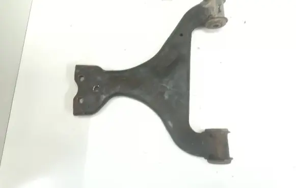 Mercedes-Benz Vito Viano W639 Front lower control arm/wishbone A6393300410