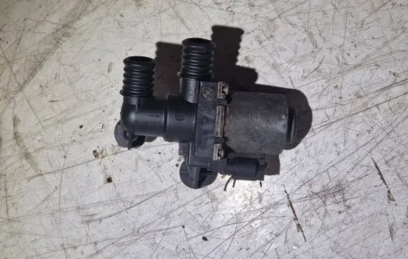 BMW 3 E46 Coolant heater control valve 8369805 1147412144 021001
