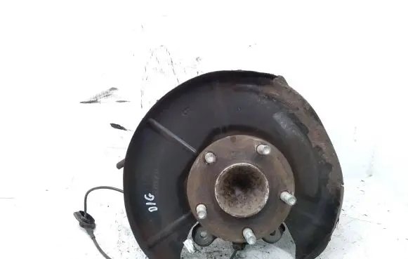 Mazda 3 III Rear wheel hub spindle/knuckle 