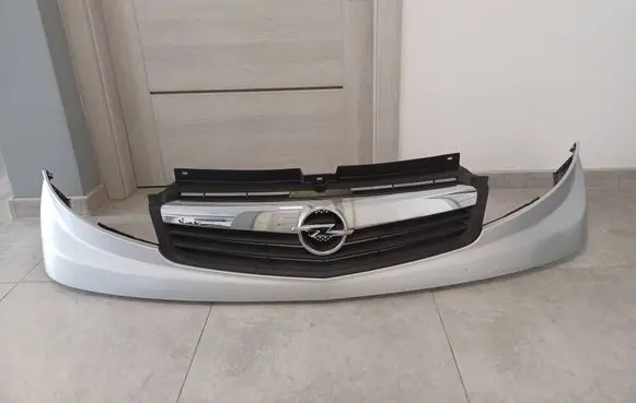 Opel Vivaro Front grill 623100248R