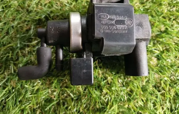 Audi A4 S4 B6 8E 8H Turbo solenoid valve 059906629A 4252443