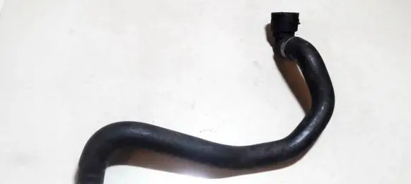 Volkswagen PASSAT B5 Engine coolant pipe/hose 8d0819373n