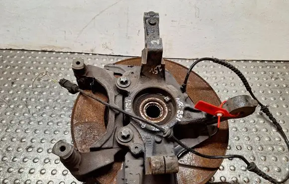 Fiat 500L Front wheel hub spindle knuckle S25056851 51910432